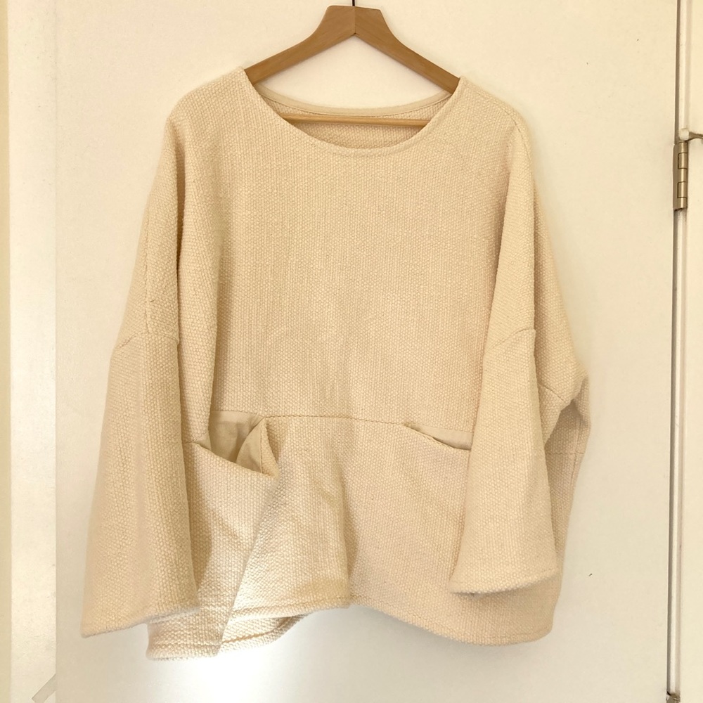 Jamie and the Jones The Pocket Box Sweater in Natural size L